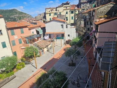 Foto Appartamento a Ventimiglia Centro Storico di 86 m² con 4 locali