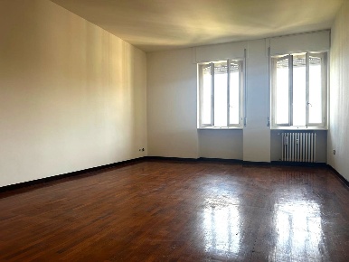 Foto Appartamento in Via Milano 22, Cantù Semicentro di 145 m² con 4 locali