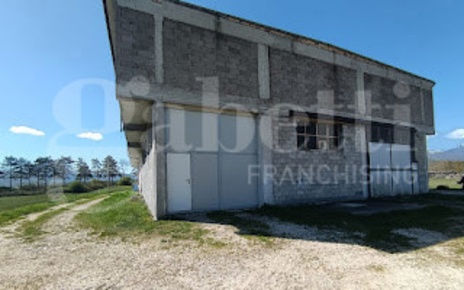 Foto Capannone industriale a Scontrone di 300 m² con 1 locali in vendita