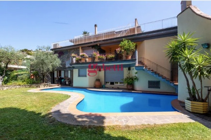 Foto Appartamento in Carlo Borrani, Bagno a Ripoli Centro di 190 m²