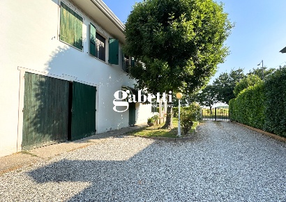 Foto Casa indipendente a Conselve Centro di 398 m² con 15 locali in vendita