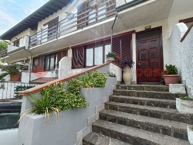 Foto Villa a schiera in Via S. Giuseppe 1, Busto Garolfo Centro di 140 m²