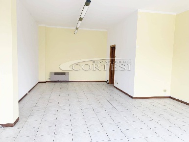 Foto Locale commerciale in via dei muratori, Citerna di 55 m² con 2 locali