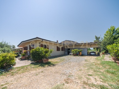 Foto Villa unifamiliare in Via Romana Ovest 369, Porcari di 100 m²