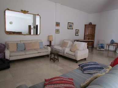 Foto Appartamento in Via Pietro Giardini 10, Modena Viali di 190 m²