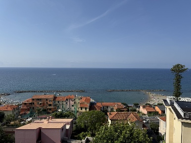 Foto Appartamento a Santo Stefano al Mare di 55 m² con 2 locali in vendita