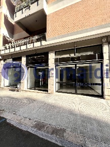 Foto Locale commerciale in Via G. Oberdan 118, Lecce Mazzini di 283 m²