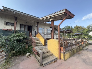 Foto Villa unifamiliare a Castelgomberto di 900 m² con 10 locali in vendita