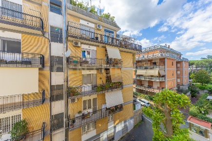 Foto Appartamento in Via Leonessa 28, Roma Tomba di Nerone di 140 m²