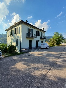 Foto Appartamento a Borgo Val di Taro di 63 m² con 3 locali in vendita