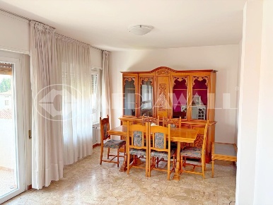 Foto Appartamento a Maniago Centro di 105 m² con 5 locali in vendita