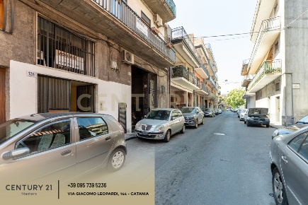 Foto Posti auto in Via Isole Eolie 124, Paternò di 110 m² con 2 locali