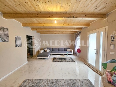 Foto Case semi ndipendenti a Portogruaro di 203 m² con 8 locali in vendita