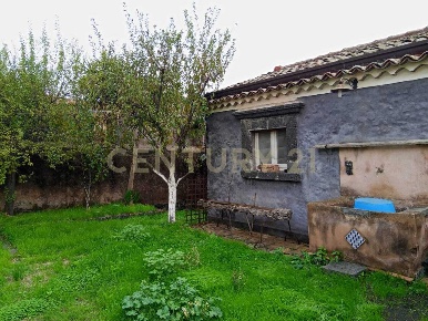 Foto Villa unifamiliare in Via Calvario 43, Mascalucia Centro di 322 m²
