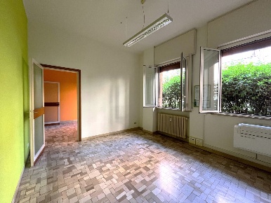 Foto Ufficio in Via Milazzo, Bologna Marconi di 80 m² con 3 locali