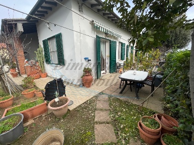 Foto Villa bifamiliare in Via Tommaso Campanella, Rosignano Marittimo Vada