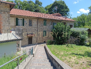 Foto Appartamento in Via Val di Piatta 10, Abbadia San Salvatore di 150 m²