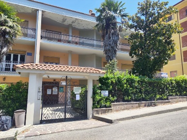 Foto Appartamento in VIA REGINA ELENA 118, Rogliano Centro di 2240 m²