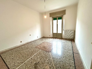 Foto Appartamento a Pisa Stazione Centrale di 185 m² con 8 locali
