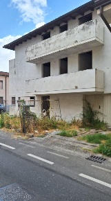 Foto Appartamento a Lucca Tempagnano - Picciorana di 180 m² con 2 locali