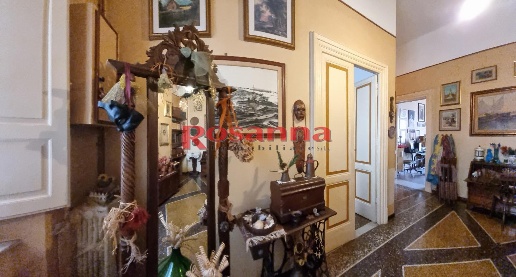 Foto Appartamento a Livorno Via Grande - Piazza della Repubblica di 210 m²
