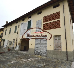Foto Casa indipendente a Lucca Arancio di 500 m² con 12 locali in vendita