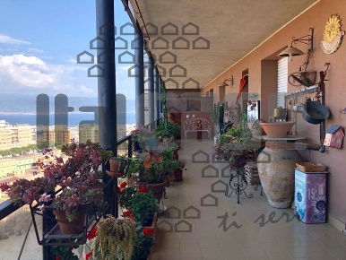Foto Appartamento in Viale P. Umberto, Messina Principe Umberto di 205 m²