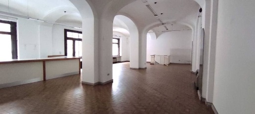 Foto Attività commerciale a Cuneo Centro di 300 m² con 2 locali in affitto