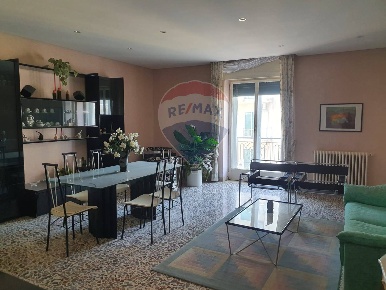 Foto Appartamento in Viale Mario Milazzo, Caltagirone Centro di 171 m²