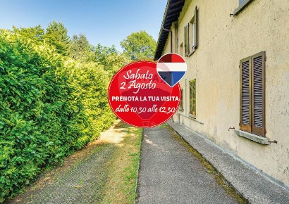 Foto Case semi ndipendenti in VIA AL RONCO, Barasso di 80 m² con 3 locali