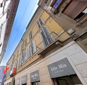 Foto Negozio in via Zebedia, Milano Missori di 72 m² con 2 locali