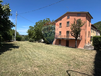 Foto Case semi ndipendenti in Via Flaminia, Fossato di Vico Purello