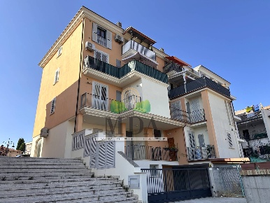 Foto Appartamento in via Dino Lelii, Nereto Centro di 90 m² con 4 locali