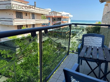Foto Appartamento in via perosi, Riccione Alba Mare di 50 m² con 2 locali