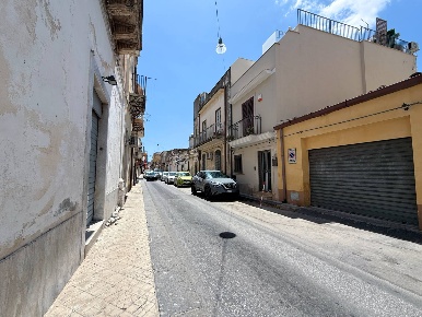 Foto Locale commerciale in Via Giovanni Aurispa, Noto Centro di 56 m²
