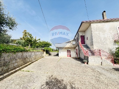 Foto Villa unifamiliare in Via Monticelli, Castel Campagnano Squille