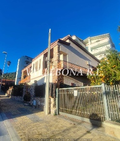 Foto Appartamento in Via Ludovico Ariosto, Iglesias Centro di 80 m²