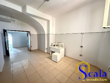 Foto Locale commerciale in VIA CIRCUMVALLAZIONE, San Tammaro di 65 m²