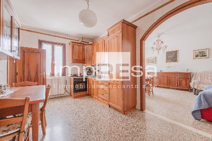 Foto Appartamento in calle san giacomo, Venezia Murano di 98 m² in vendita