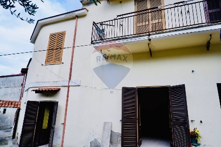 Foto Case semi ndipendenti a Arienzo di 146 m² con 5 locali in vendita