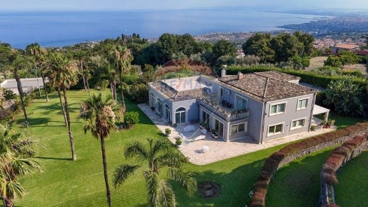 Foto Villa singola in Via Casalrosato, Valverde di 1000 m² con 20 locali