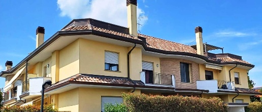 Foto Appartamento in Mascagni, Cornate d'Adda Centro di 106 m² con 3 locali