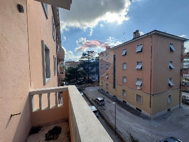 Foto Appartamento in Viale Ancona, Foligno di 120 m² con 4 locali
