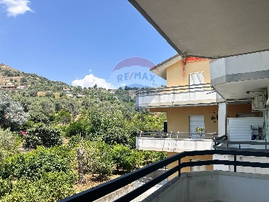 Foto Appartamento in Via Cesare Battisti, Furci Siculo di 81 m² in vendita