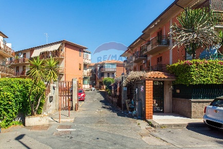 Foto Appartamento in Via Gravina, Tremestieri Etneo Centro di 170 m²
