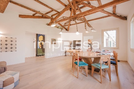 Foto Casa indipendente in Calle Luna, Venezia Murano di 217 m² con 7 locali