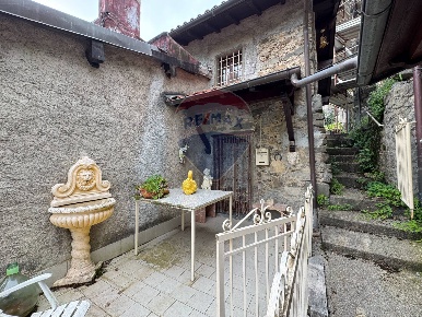 Foto Case semi ndipendenti in VIA PER FOCCHIA, Pescaglia di 102 m²
