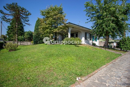 Foto Villa unifamiliare in Via  delle Comunità Europee, Marcallo con Casone