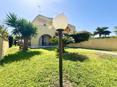 Foto Villa a schiera in viale dei Pashà, Melendugno di 60 m² con 3 locali
