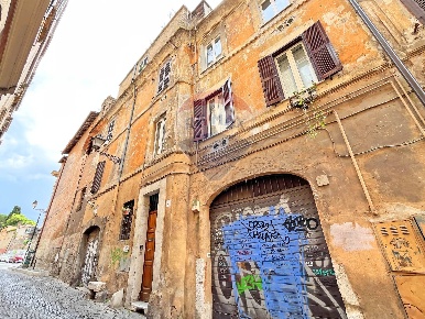 Foto Appartamento a Roma Colle Oppio di 74 m² con 3 locali in vendita